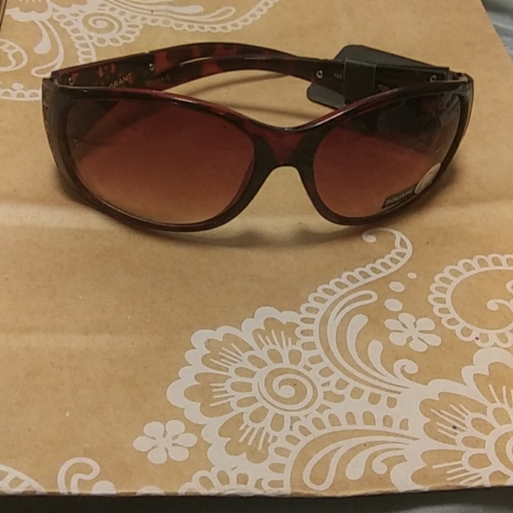 Sunglasses - Picture 3 of 8